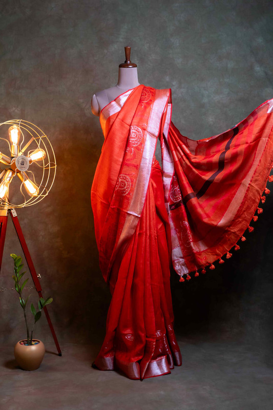 Linen Weaving Border Red Ethnic Saree With Blouse